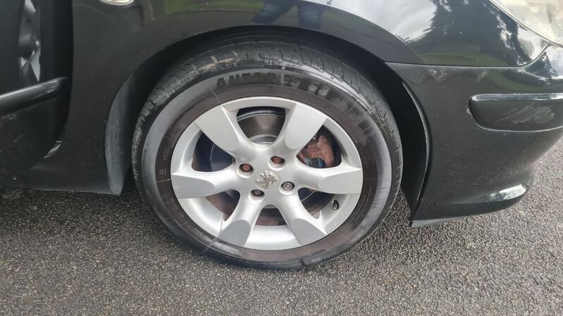 PEUGEOT 307