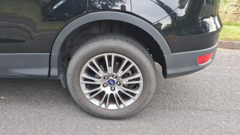 FORD KUGA
