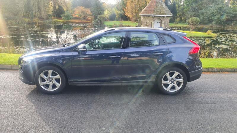 VOLVO V40 CROSS COUNTRY