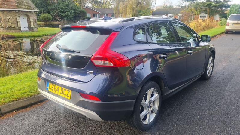VOLVO V40 CROSS COUNTRY