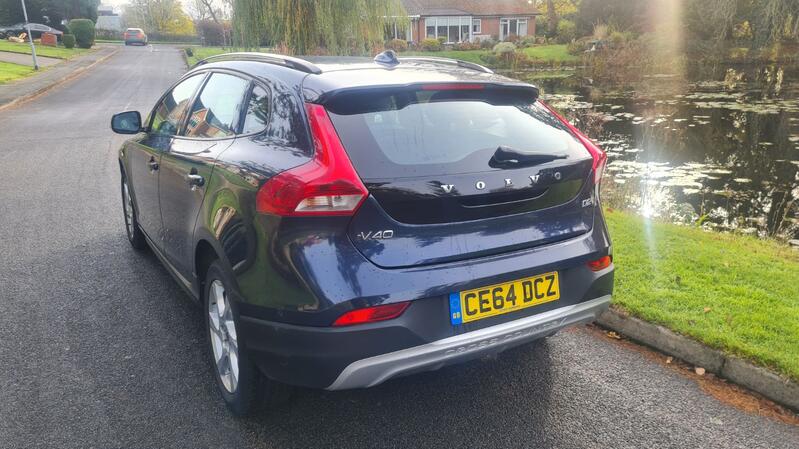 VOLVO V40 CROSS COUNTRY
