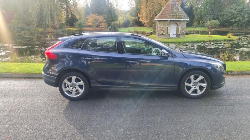 VOLVO V40 CROSS COUNTRY