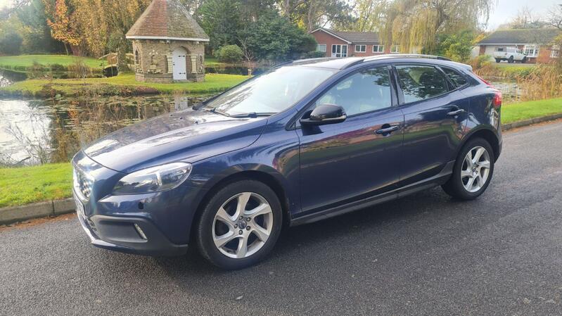 VOLVO V40 CROSS COUNTRY