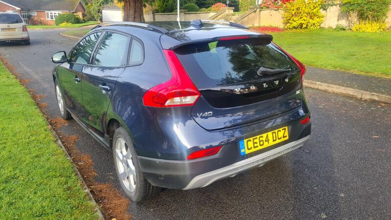 VOLVO V40 CROSS COUNTRY