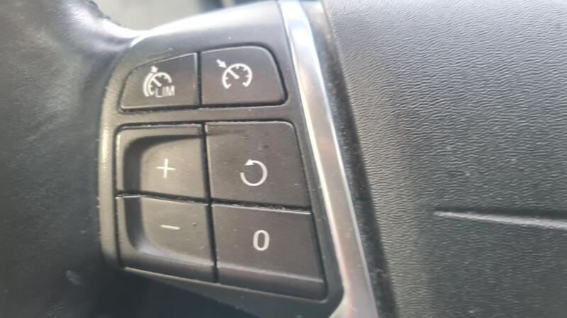 VOLVO V40 CROSS COUNTRY