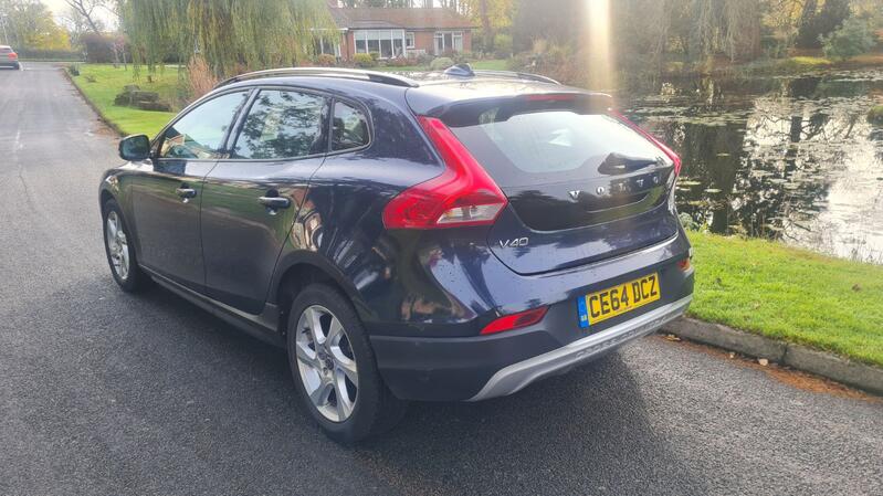 VOLVO V40 CROSS COUNTRY