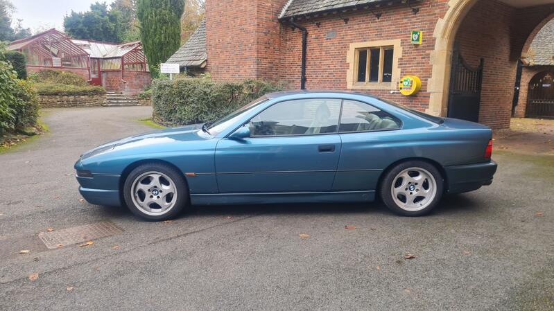 BMW 8 SERIES