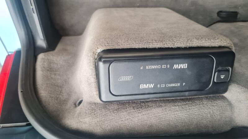 BMW 8 SERIES