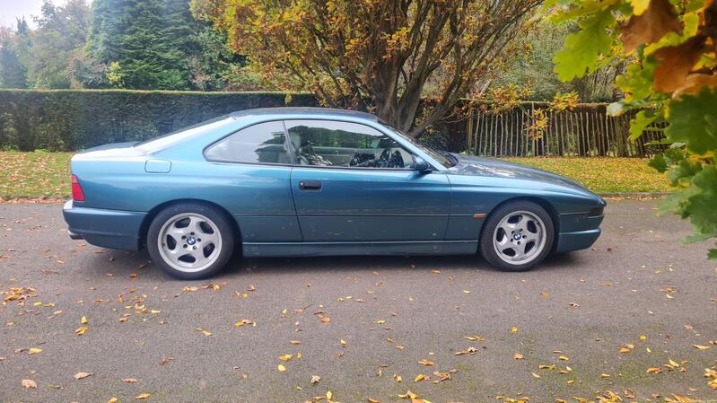 BMW 8 SERIES