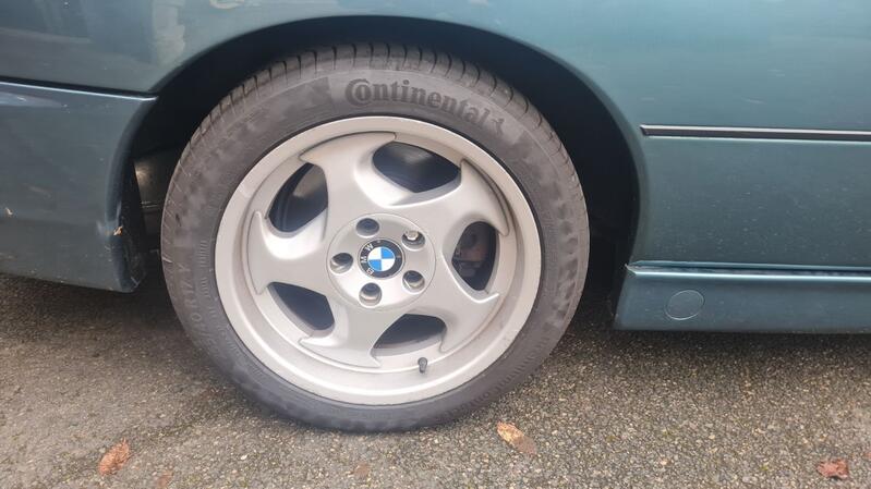 BMW 8 SERIES
