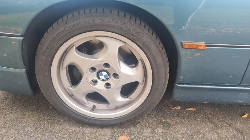 BMW 8 SERIES