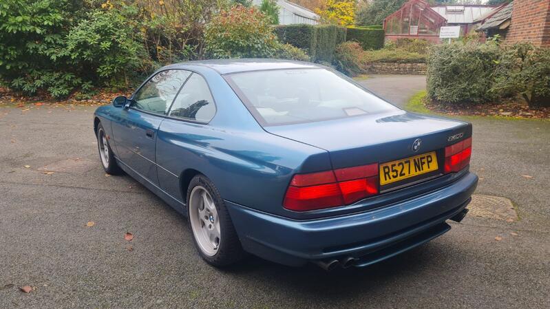 BMW 8 SERIES