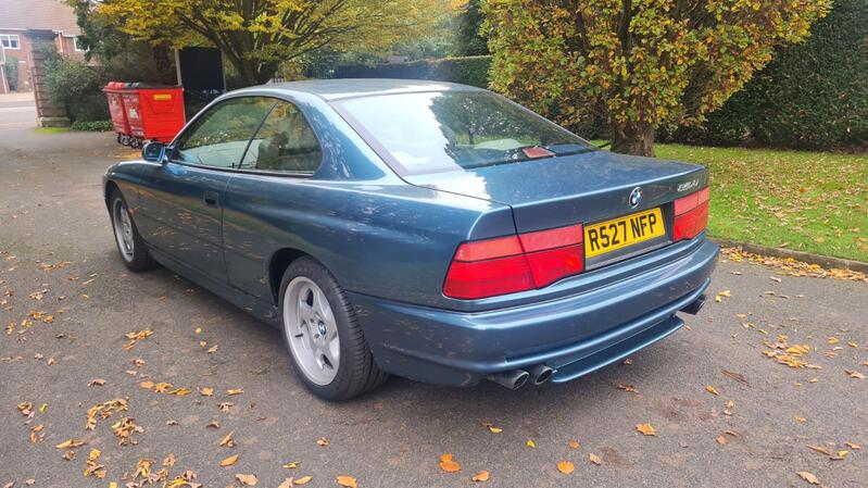 BMW 8 SERIES
