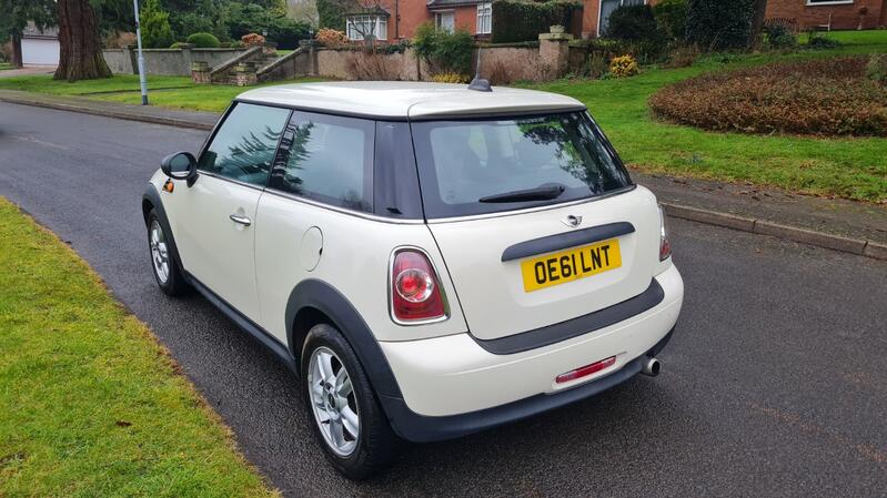 MINI HATCH