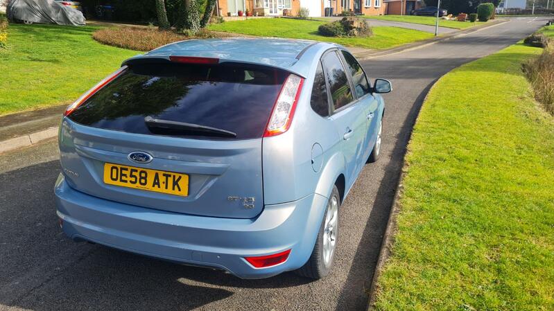 View FORD FOCUS 1.6 Style