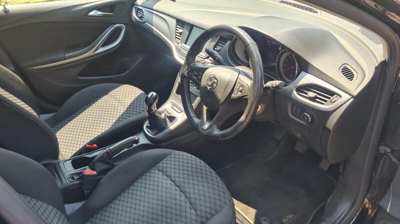 VAUXHALL ASTRA