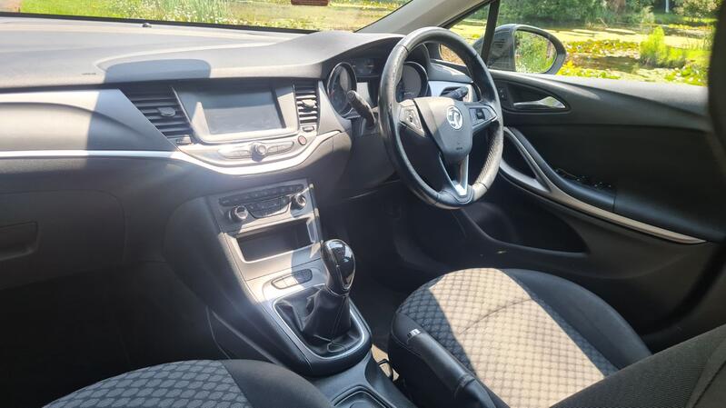 VAUXHALL ASTRA