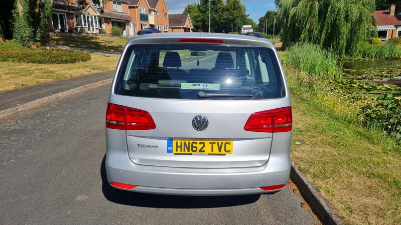 VOLKSWAGEN TOURAN