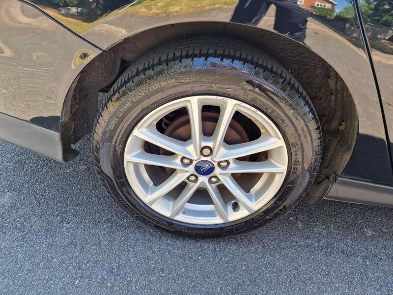 FORD FOCUS