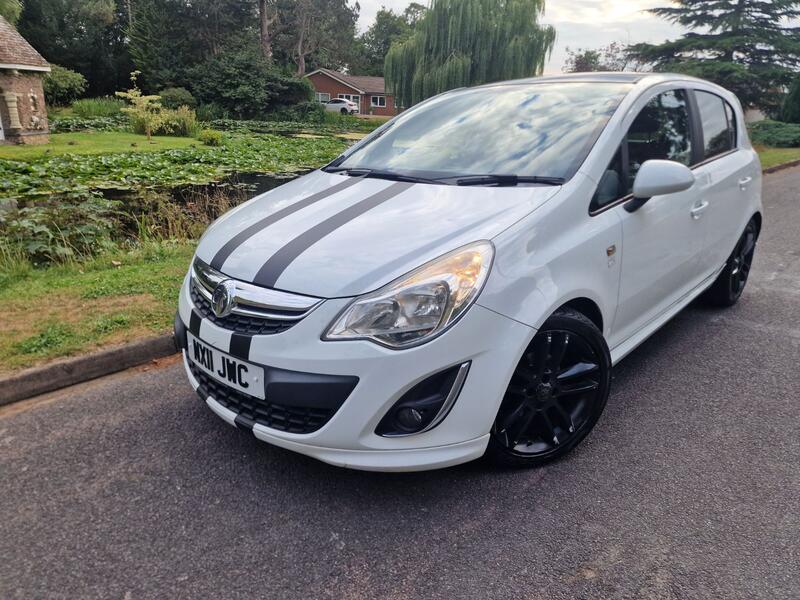 View VAUXHALL CORSA 1.2 i 16v Black White