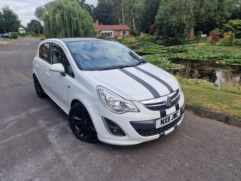 View VAUXHALL CORSA 1.2 i 16v Black White